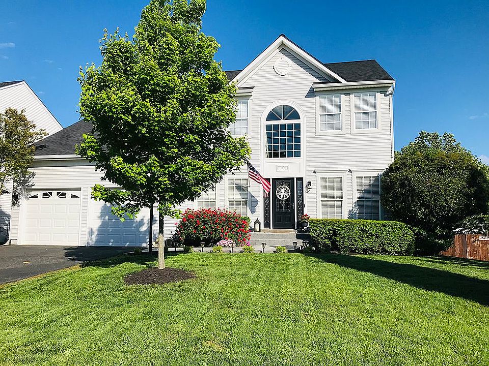 1st image of 10 Warwick Way