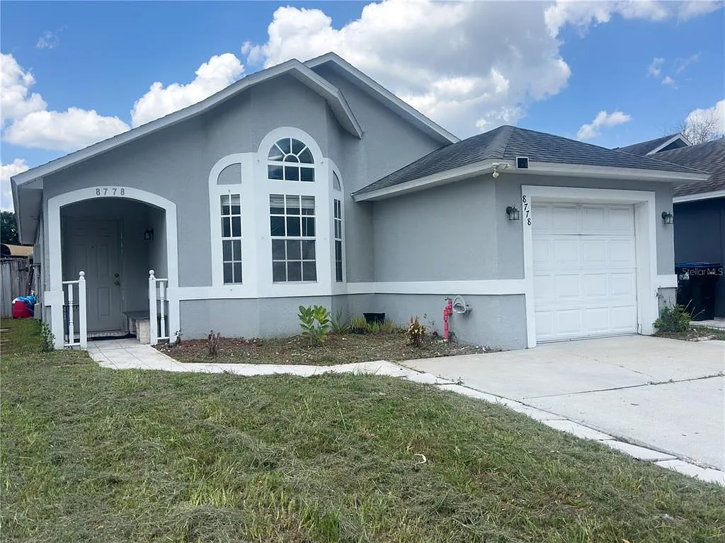 3 bed, 2.0 bath, 1072 sqft, $2,100 — Photo 3