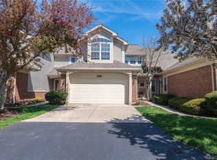 3894 W Summit Ridge Dr, Dayton, OH 45430