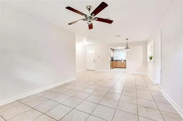 3 bed, 1.0 bath, 1600 sqft, $1,850 — Photo 4
