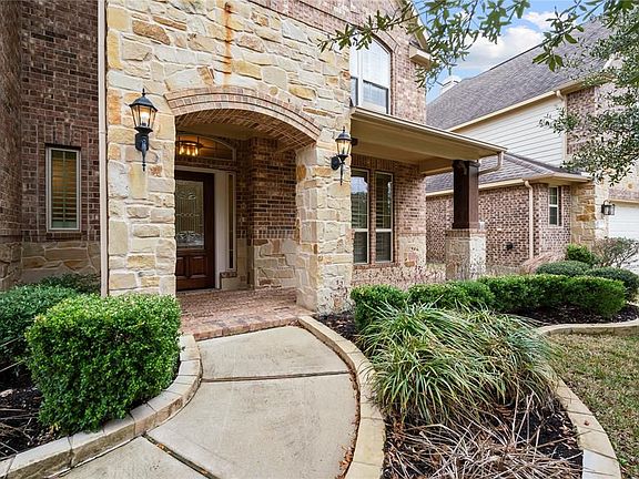 4th image of 142 Hearthshire Cir
