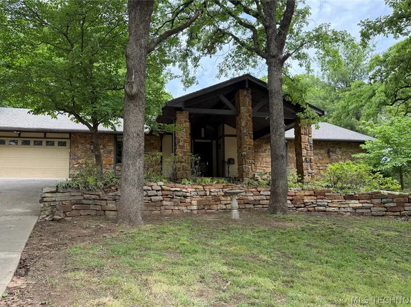 1205 E 10th St, Sand Springs, OK 74063