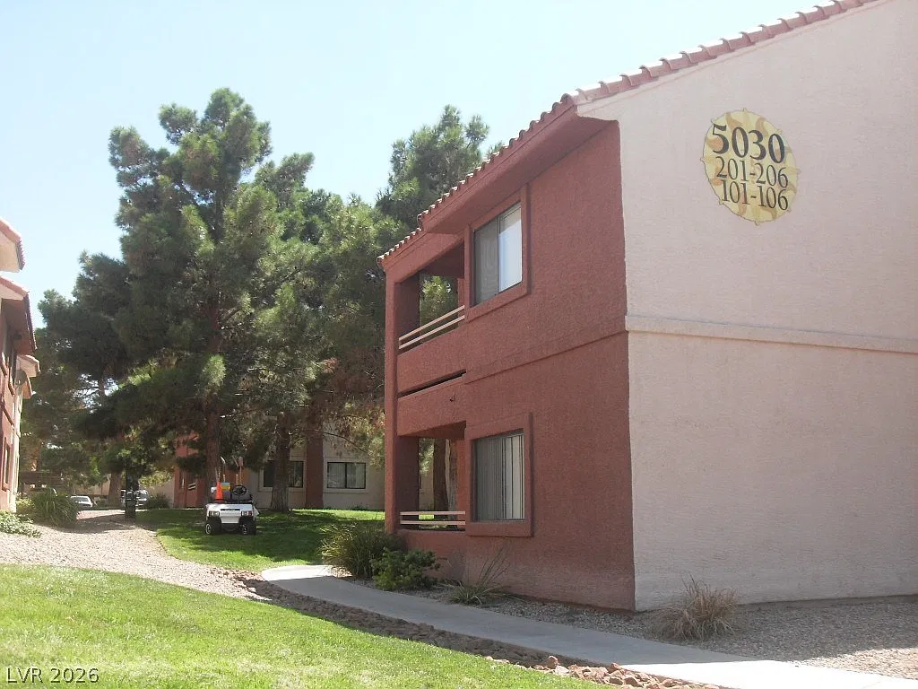 2 bed, 2.0 bath, 1091 sqft, $1,400 — Photo 2