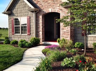 5117 Stonebridge Dr, Champaign, IL 61822