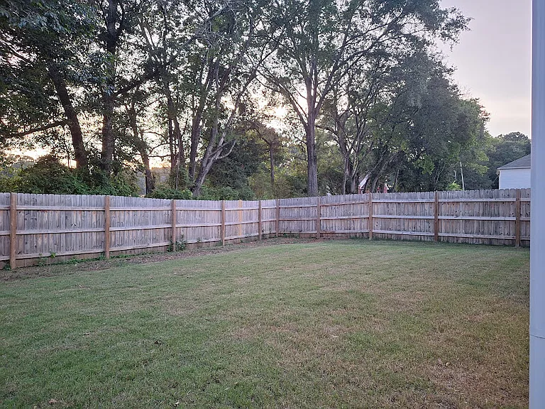 160 Marion Dr — Photo 28
