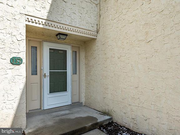 3rd image of 117 Oak Knoll Cir