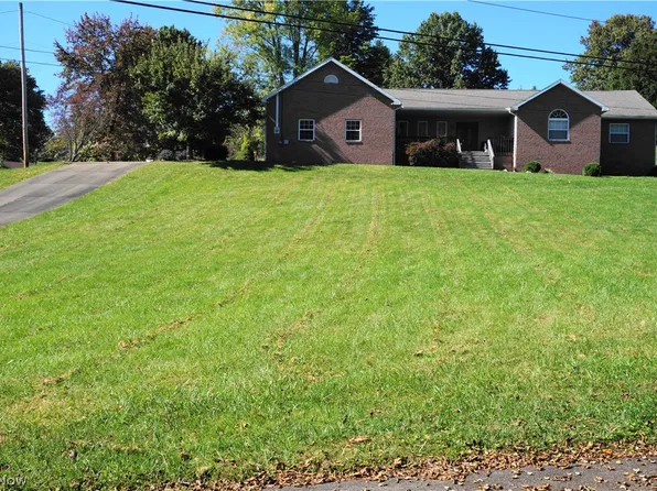 55 Bonita Cir, Parkersburg, WV 26104