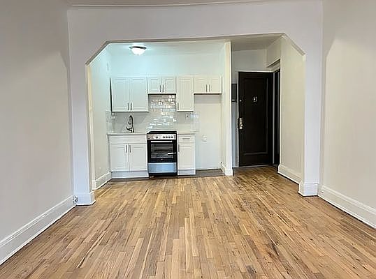 1st image of 301 E 53rd St #4E