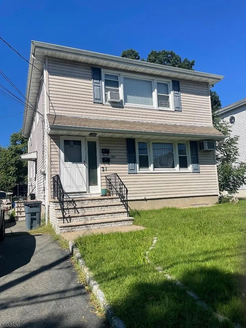 2 bed, 1.0 bath, $2,100 — Photo 1