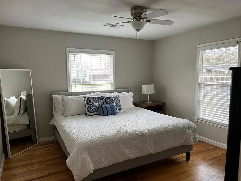 4000 Winfield Ave — Photo 21