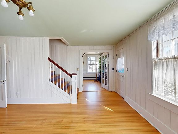 2nd image of 49 Summit Road