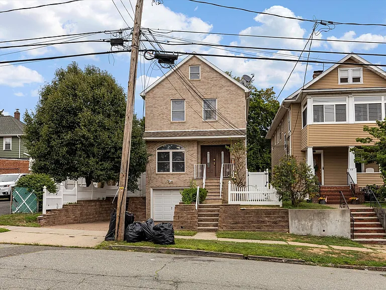 311 Page Ave — Photo 2