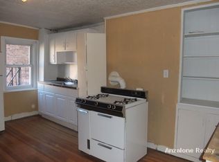 393 Hanover St, Boston, MA 02113