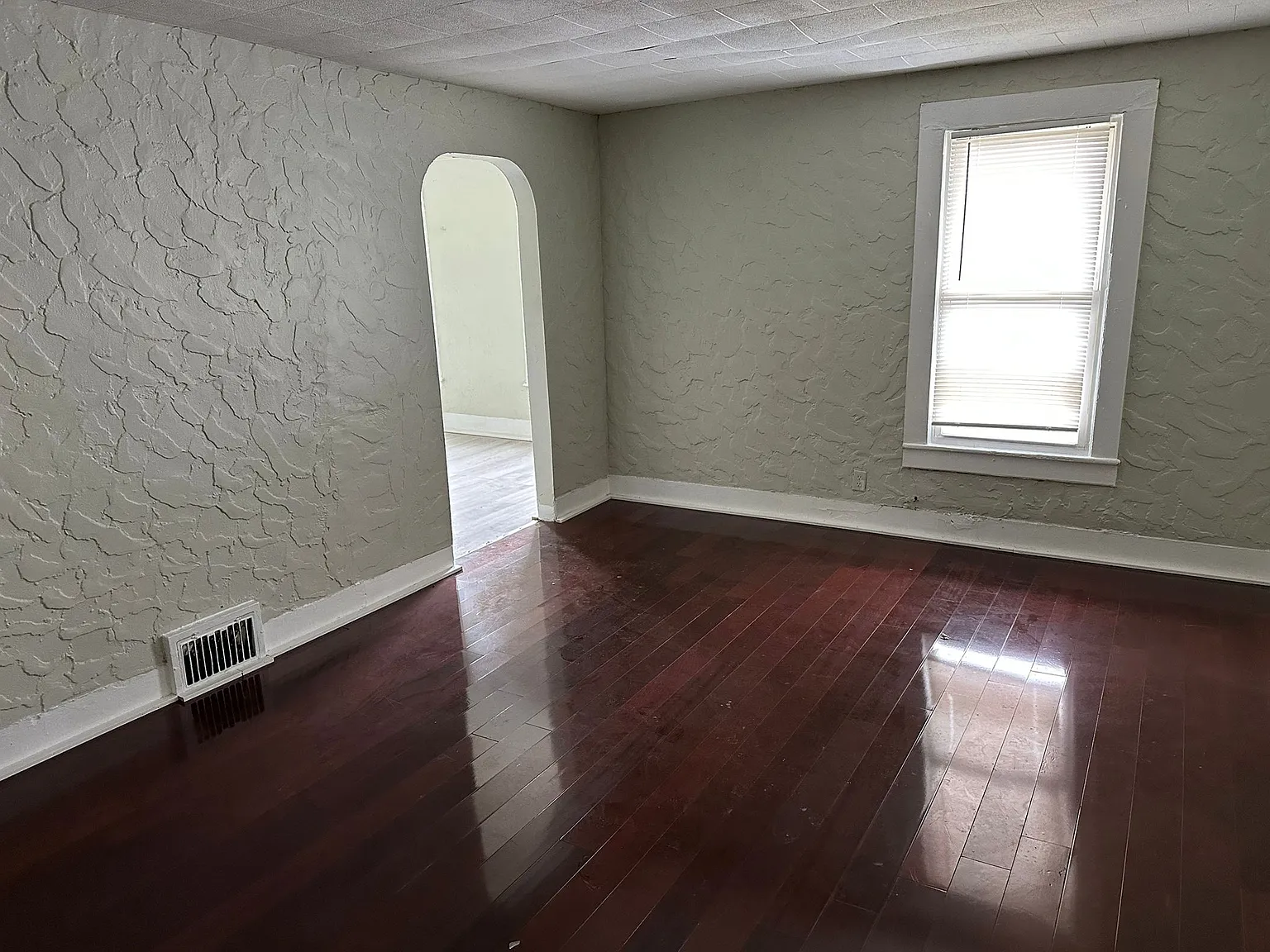 610 East Division Street - F2 — Photo 3