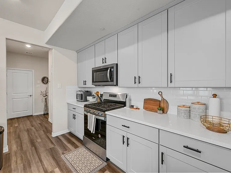 4001 Hackney Springs Ln — Photo 8