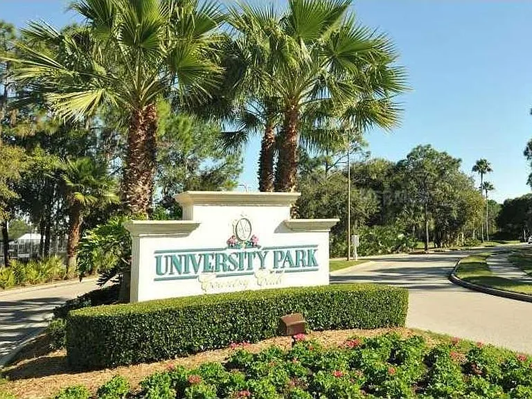 Entrance to University Park Country Club