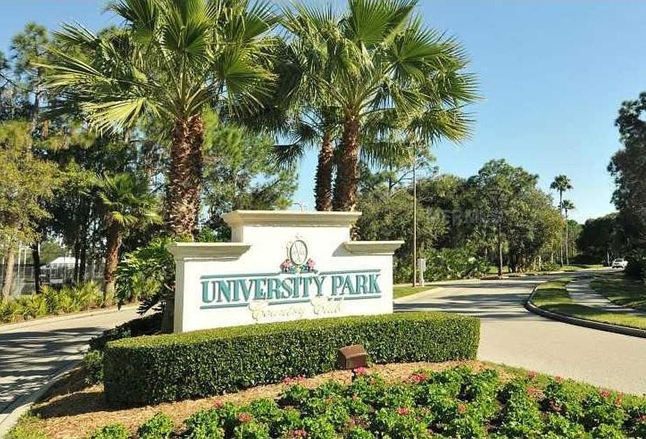 Entrance to University Park Country Club