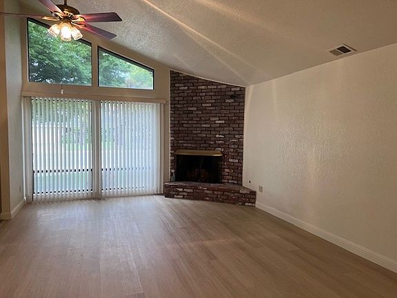 3rd image of 6940 Havenside Dr