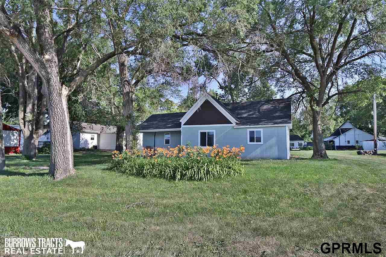 824 Oak St, Adams, NE 68301 Zillow