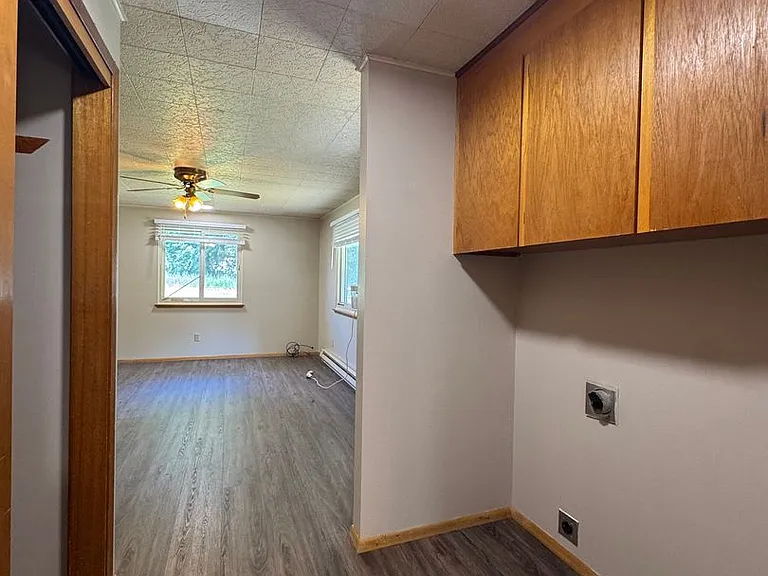 1702 College Pl — Photo 6