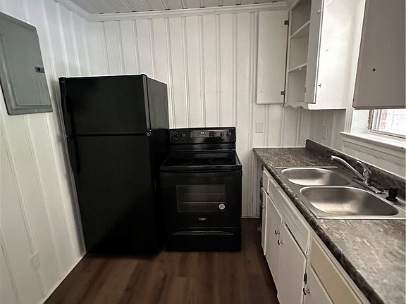 5th image of 715 S 3rd St APT 7