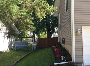 1383 W Oakmont Rd, Hoffman Estates, IL 60169