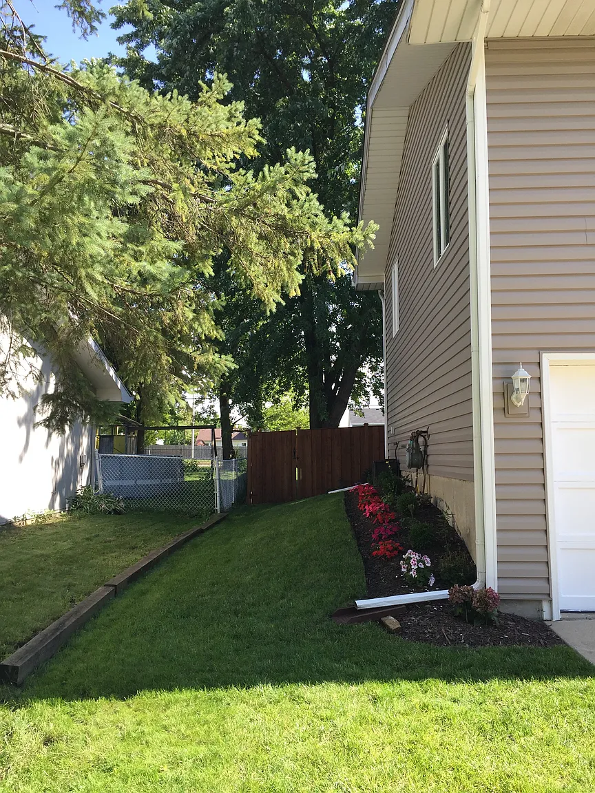 1383 W Oakmont Rd photo 1