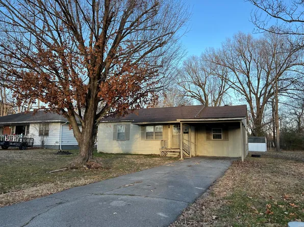 916 Hickory Hills Dr, Dexter, MO 63841