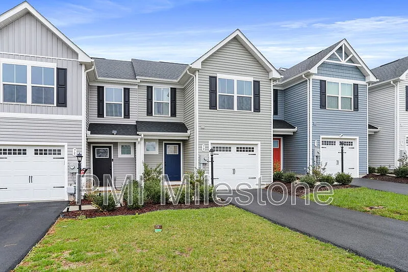 3 bed, 2.5 bath, 1442 sqft, $1,830 — Photo 2