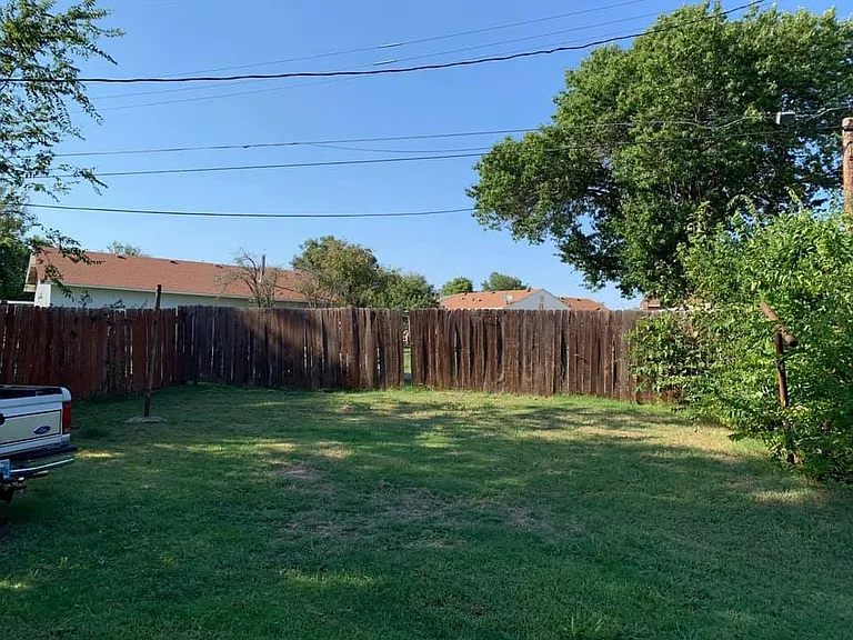 215 E Kittyhawk Dr — Photo 18