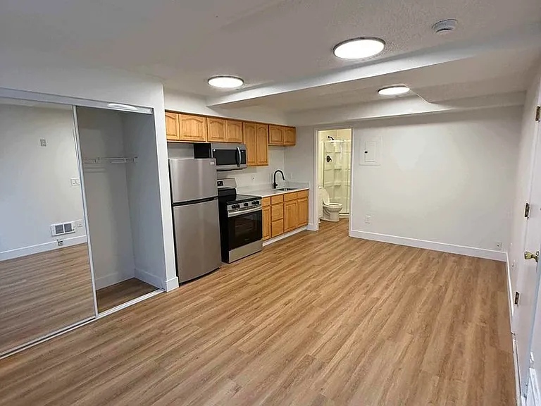 Belcourt Apartments — Photo 9