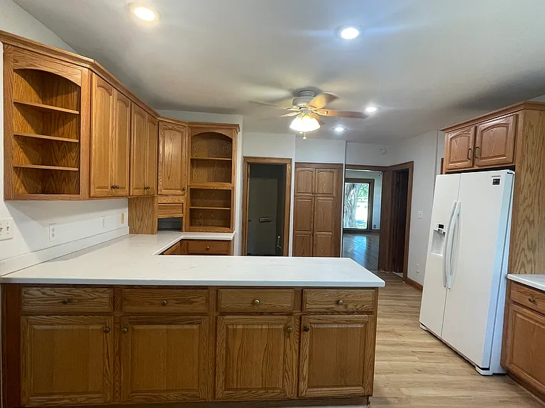 1042 N Amidon Ave — Photo 9