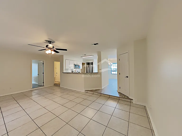 1694 Ashwood Cir — Photo 4