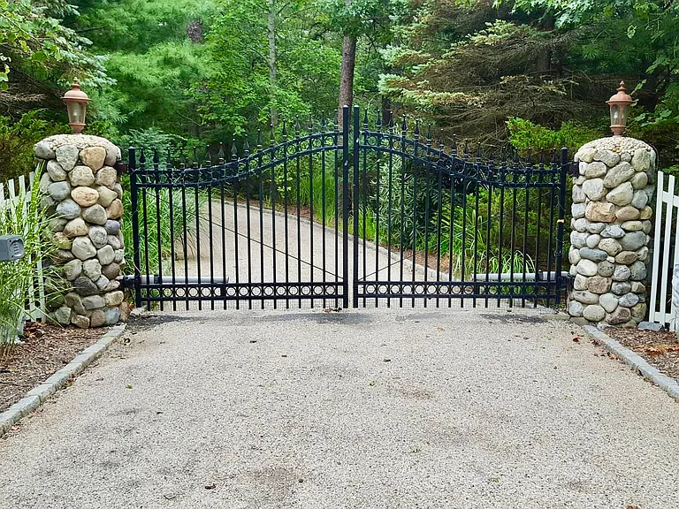 Quogue Riverhead Rd — Photo 11