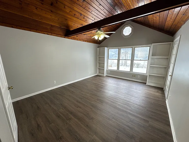 338 N Skyline Dr — Photo 19