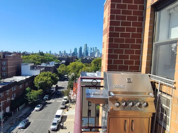 49-07 43rd Avenue image 11 of 15