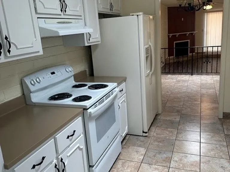 2900 Majestic Rdg #A — Photo 14