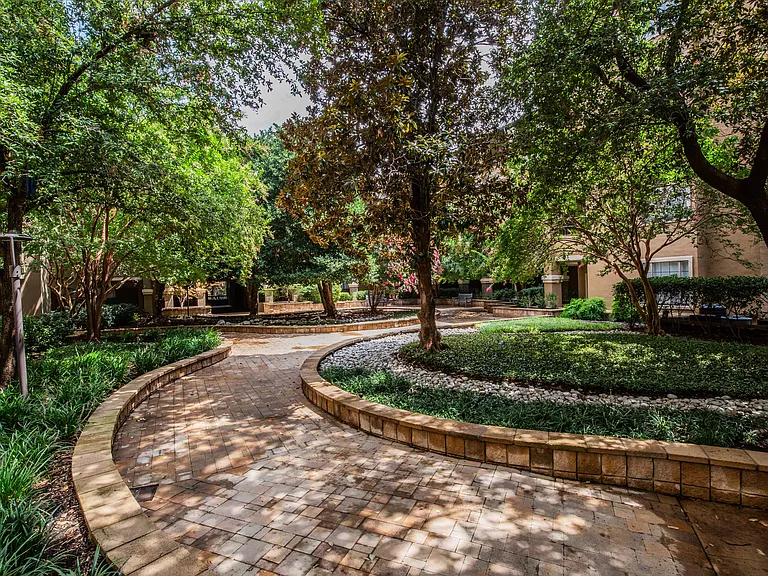The Courts at Preston Oaks — Photo 7