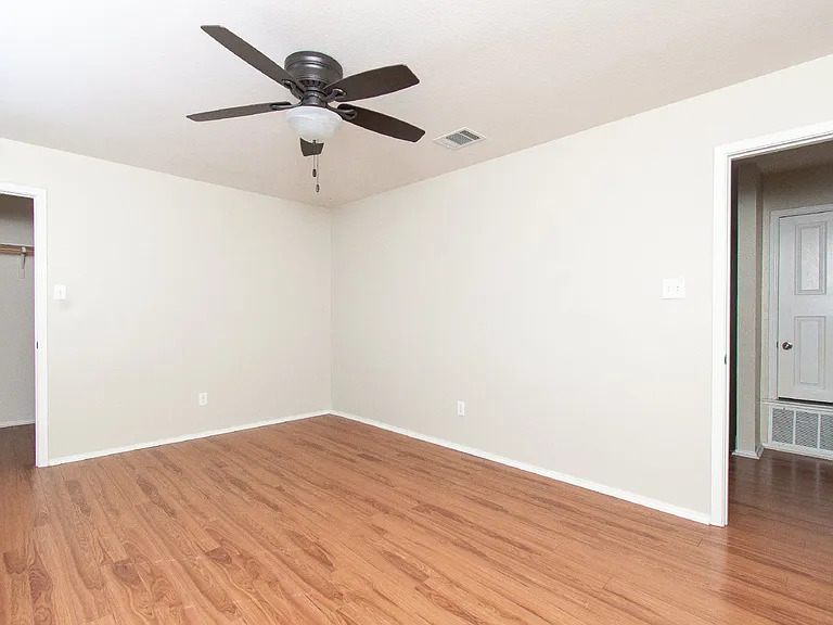 5503 Bridgewood Dr — Photo 23