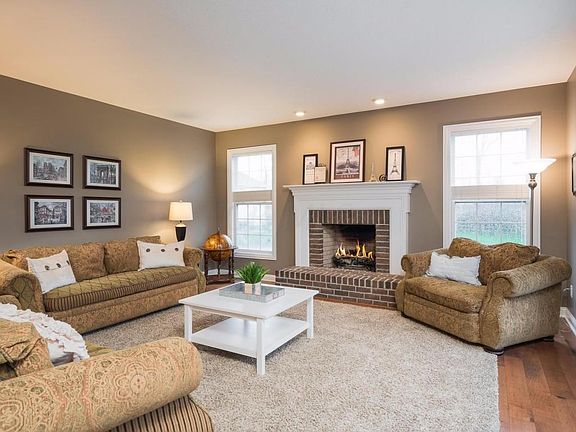 2nd image of 2855 Langly Ct