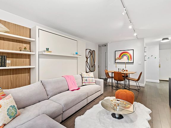 5th image of 165 W 66th St APT 6M