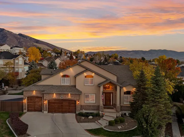 1074 Black Forest Dr, Sandy, UT 84094