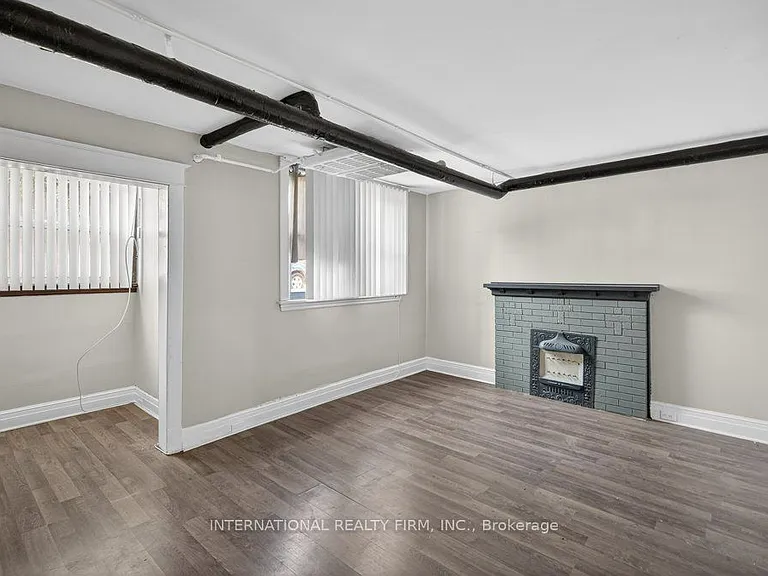 109 Balsam Ave S #2 — Photo 1