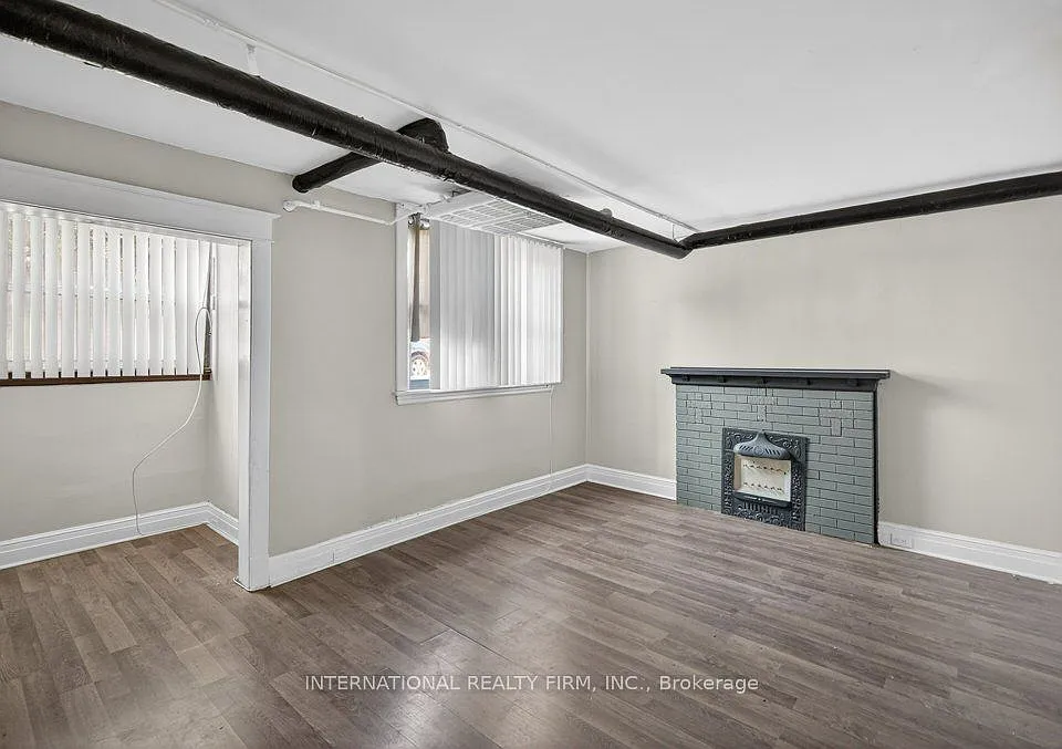 109 Balsam Ave S #2