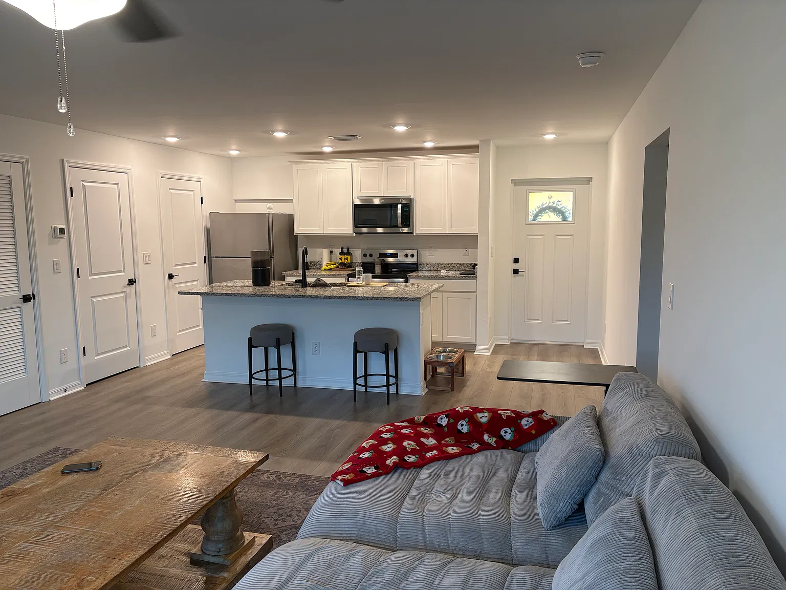 3 bed, 1148 sqft, $2,250 — Photo 3