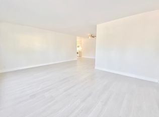 10860 Blix St #1, North Hollywood, CA 91602