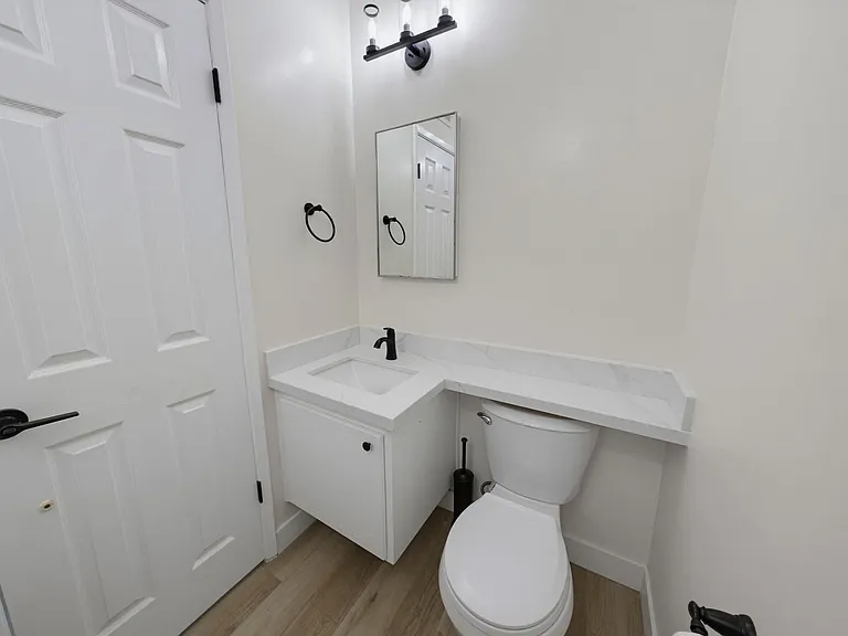 20368 Flora Ln — Photo 8