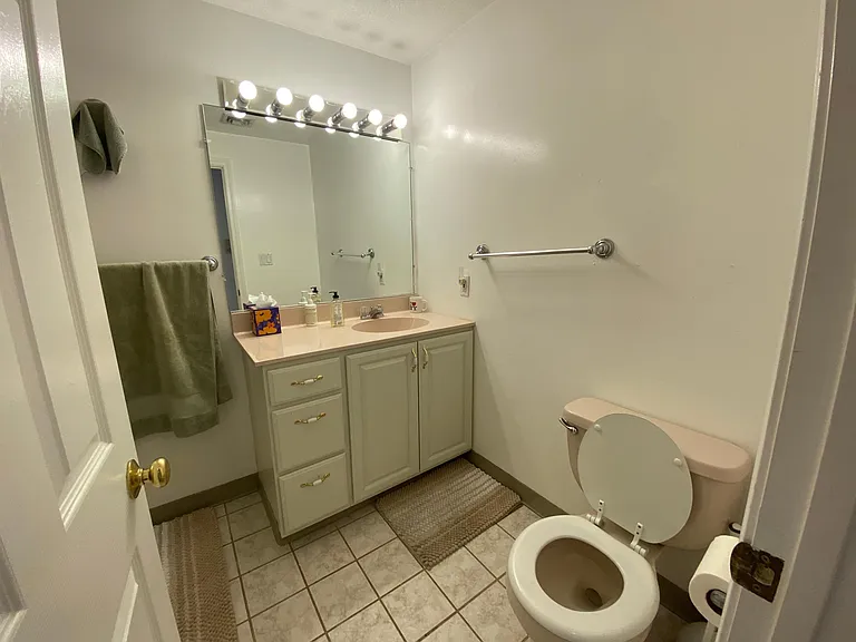 234 Hanover St #2 — Photo 15