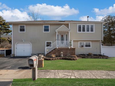 3 Claire Lane, Sayville, NY, 11782