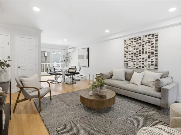 75 Bolton St, South Boston, MA 02127